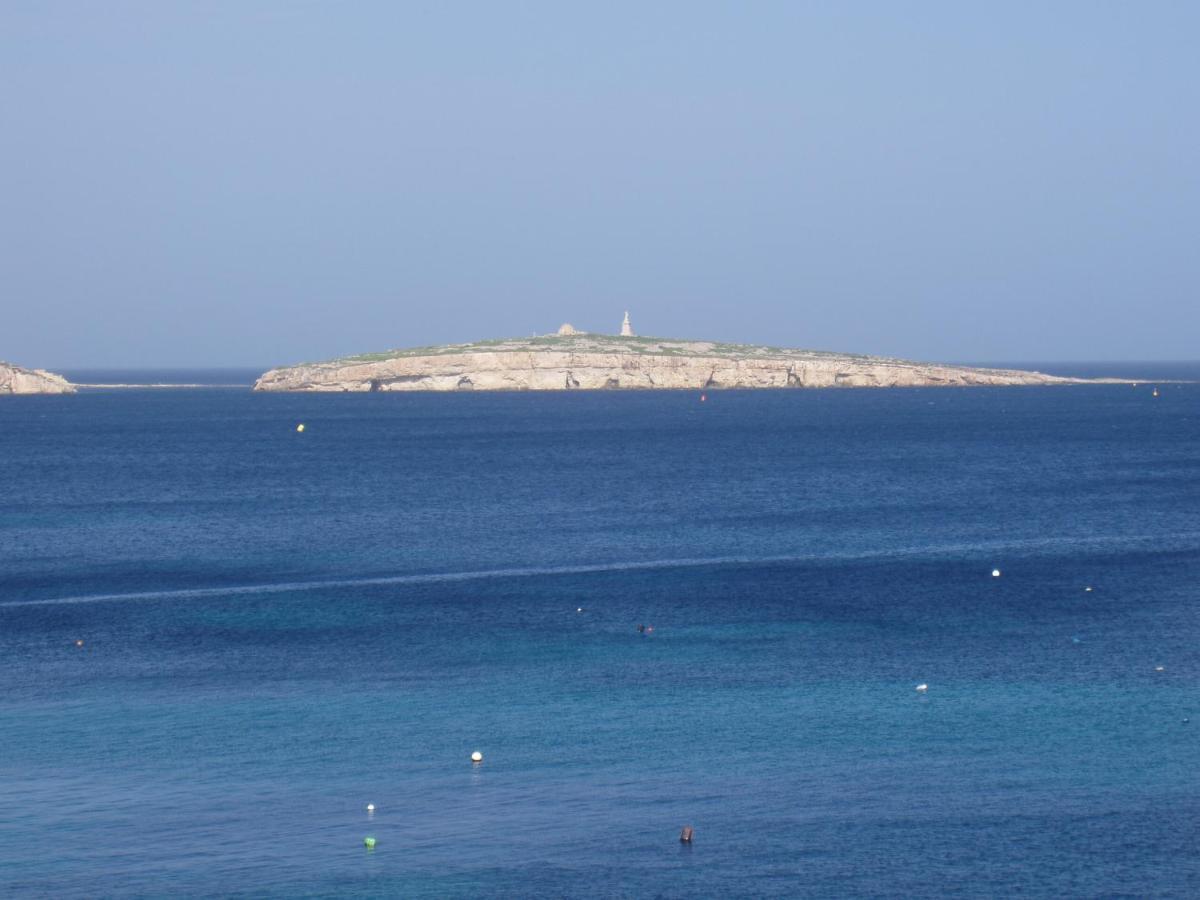 The Sea Across The Road - Flat 4 Apartment St. Paul's Bay Bagian luar foto