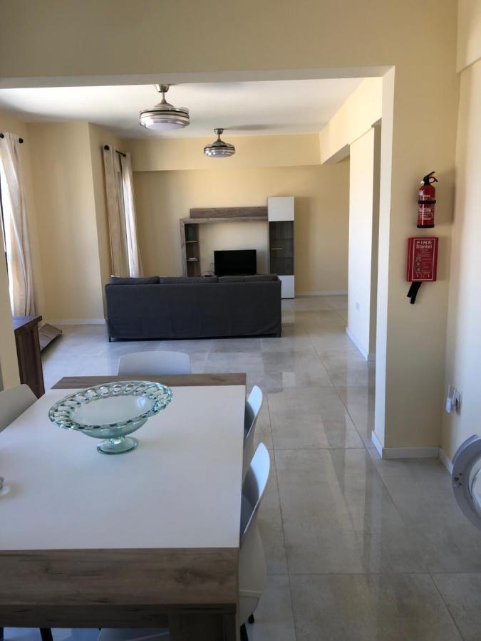 The Sea Across The Road - Flat 4 Apartment St. Paul's Bay Bagian luar foto