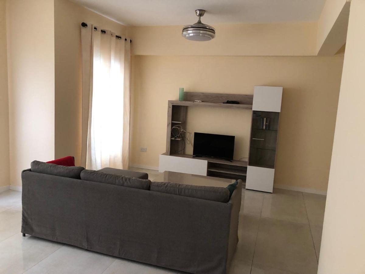 The Sea Across The Road - Flat 4 Apartment St. Paul's Bay Bagian luar foto
